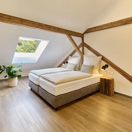Alte Schmelz 3*